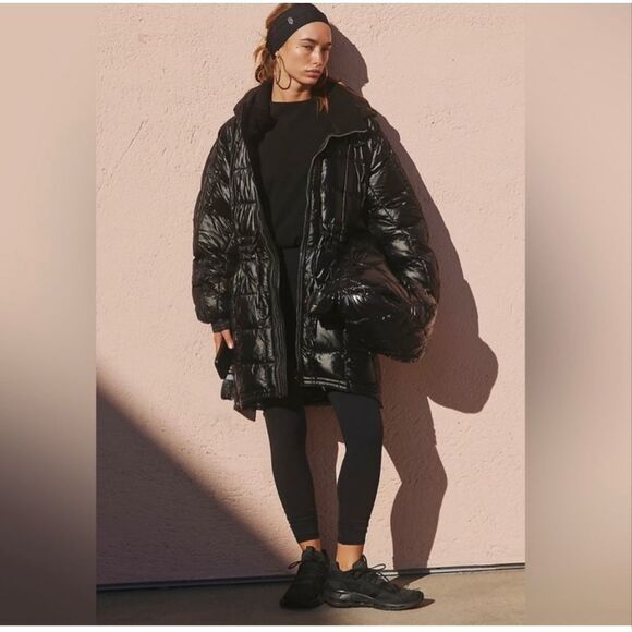 Free People Movement Womens Patricia Packable Poncho Puffer Coat Black Large - Picture 1 of 10